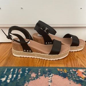 NWOT Steve Madden Sandals